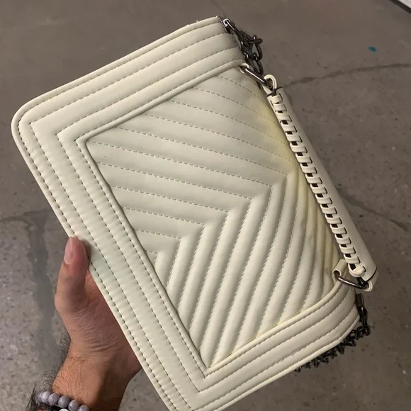 Chevron Quilted Detail with Buckle Closure Chain Strap Shoulder Bag in White - Picture 6 of 9